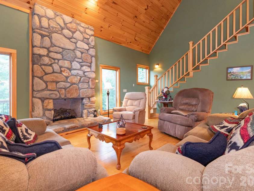 155 Mule Trail Drive, Bakersville, NC 28705.  MLS# CAR4354297, YatesRealty ID 11397. 