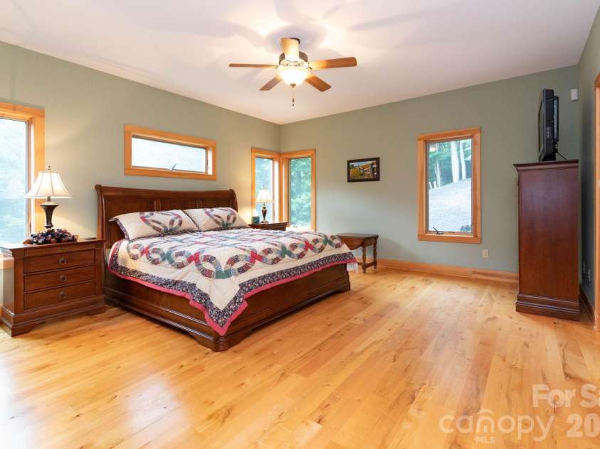 155 Mule Trail Drive, Bakersville, NC 28705.  MLS# CAR4354297, YatesRealty ID 11397. 
