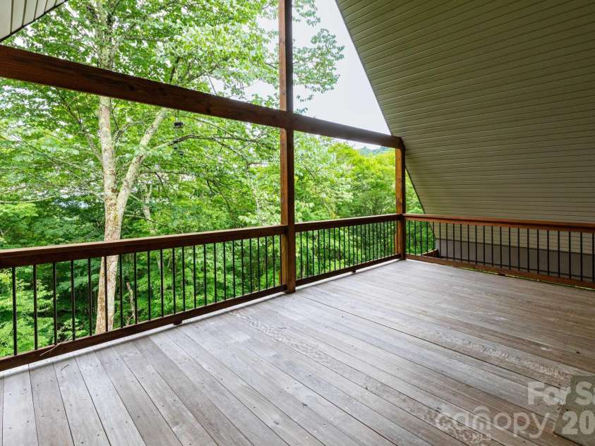 155 Mule Trail Drive, Bakersville, NC 28705.  MLS# CAR4354297, YatesRealty ID 11397. 