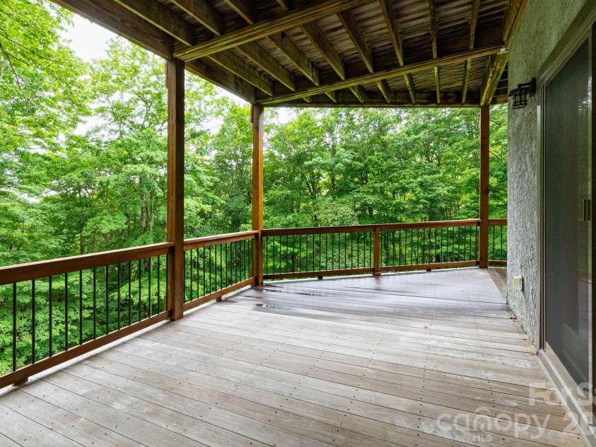 155 Mule Trail Drive, Bakersville, NC 28705.  MLS# CAR4354297, YatesRealty ID 11397. 