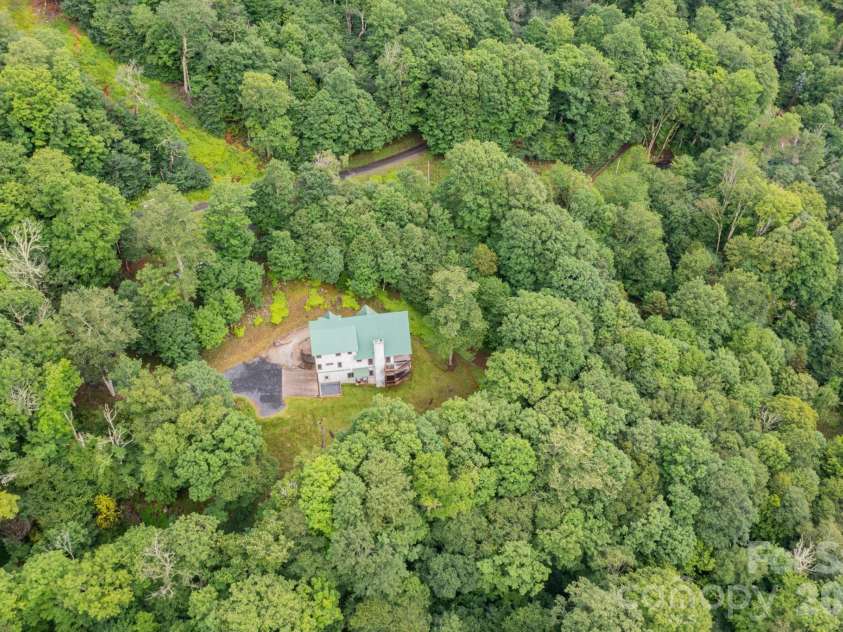 155 Mule Trail Drive, Bakersville, NC 28705.  MLS# CAR4354297, YatesRealty ID 11397. 