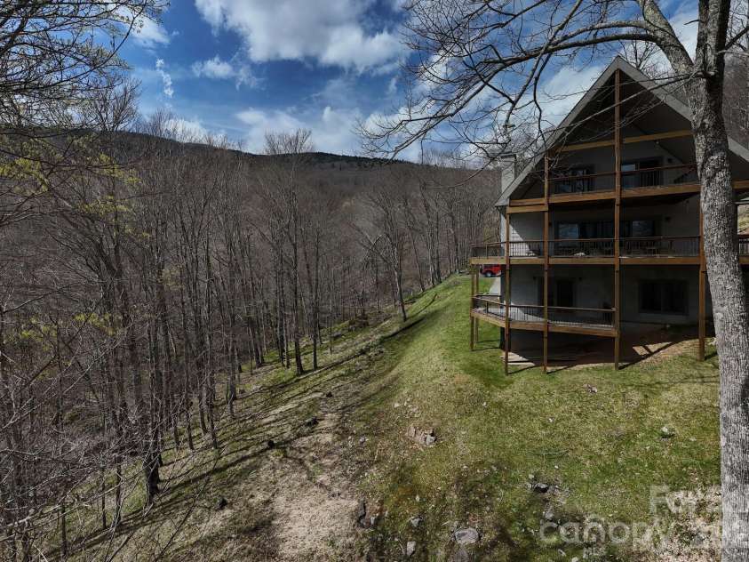 155 Mule Trail Drive, Bakersville, NC 28705.  MLS# CAR4354297, YatesRealty ID 11397. 