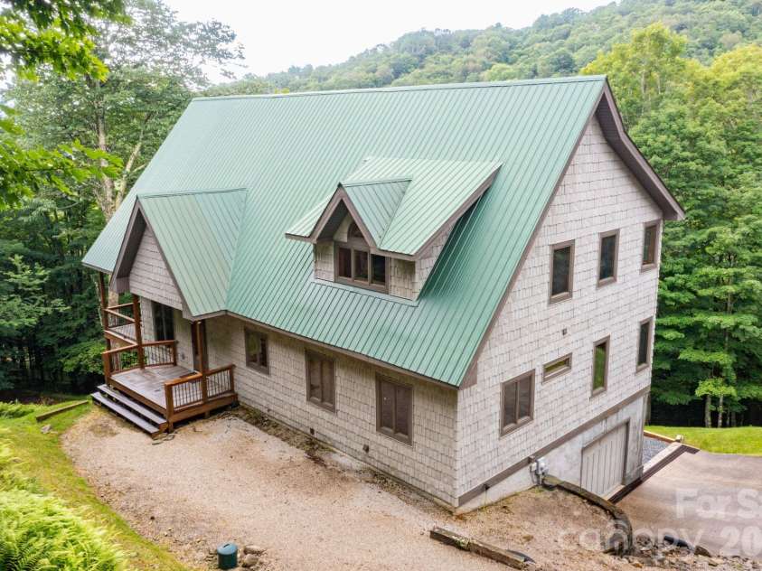 155 Mule Trail Drive, Bakersville, NC 28705.  MLS# CAR4354297, YatesRealty ID 11397. Summer view