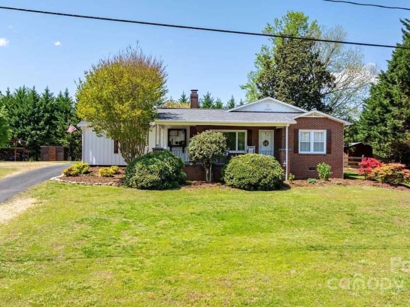 1862 Enon Road, Valdese, NC 28690.  MLS# CAR4245622, YatesRealty ID 11397. 