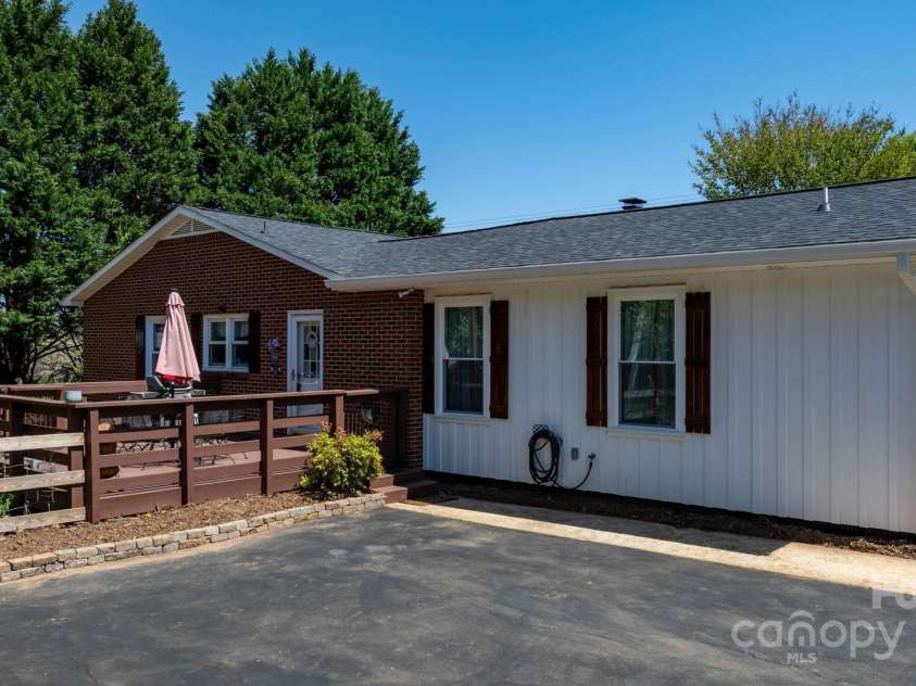 1862 Enon Road, Valdese, NC 28690.  MLS# CAR4245622, YatesRealty ID 11397. 