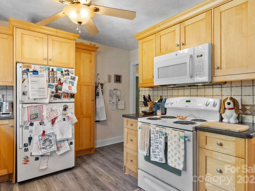 1862 Enon Road, Valdese, NC 28690.  MLS# CAR4245622, YatesRealty ID 11397. 