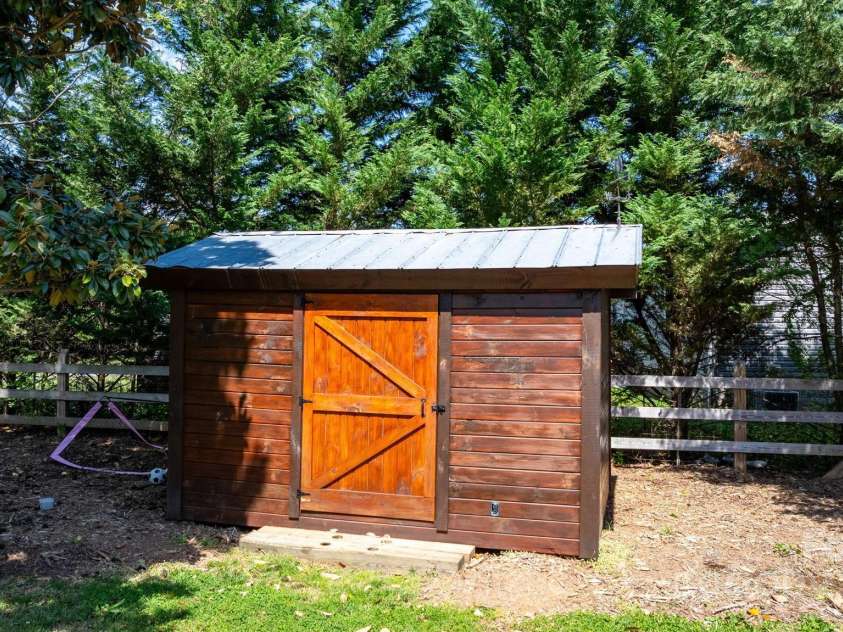 1862 Enon Road, Valdese, NC 28690.  MLS# CAR4245622, YatesRealty ID 11397. 
