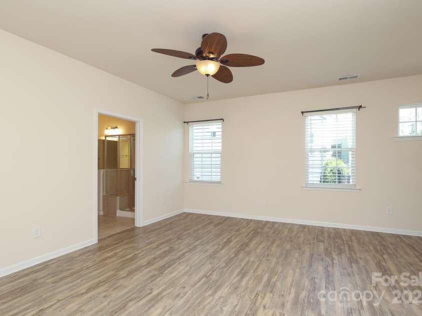 309 Kentmere Lane, Clover, SC 29710.  MLS# CAR4252568, YatesRealty ID 11398. Primary Bedroom