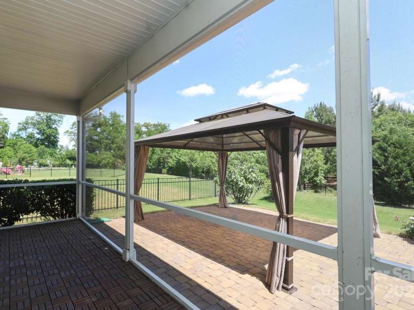 309 Kentmere Lane, Clover, SC 29710.  MLS# CAR4252568, YatesRealty ID 11398. Screened Area