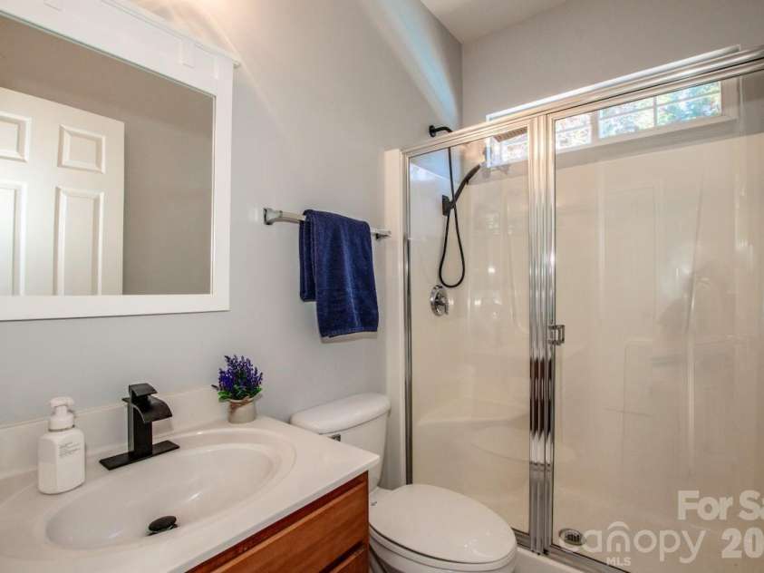 2344 Smith Cove Road, Denver, NC 28037.  MLS# CAR4321510, YatesRealty ID 11399. Main level full bath