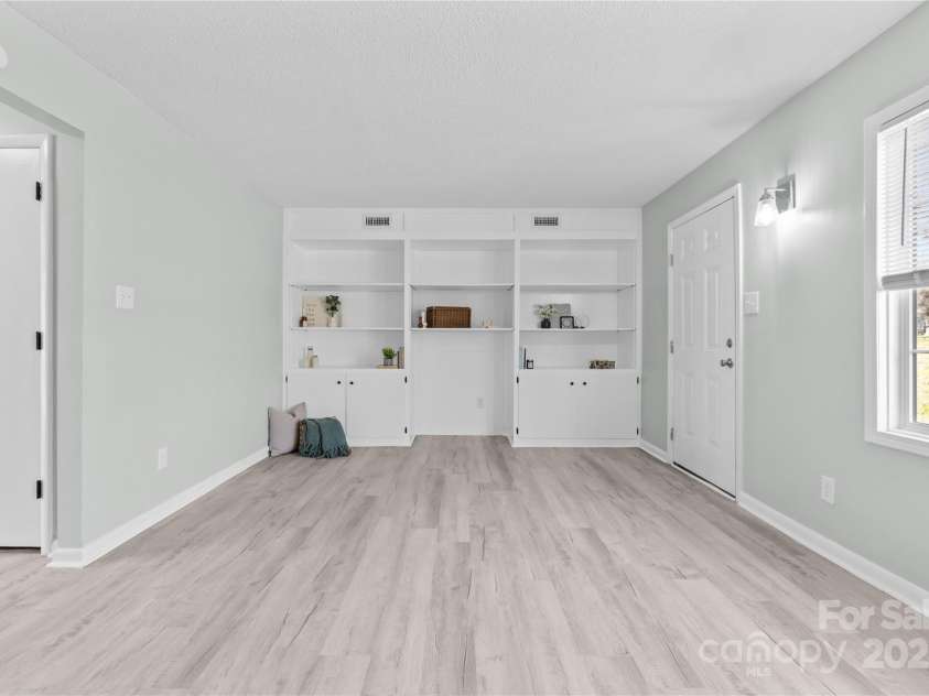 305 Mountain View Drive, Morganton, NC 28655.  MLS# CAR4230728, YatesRealty ID 11399. 
