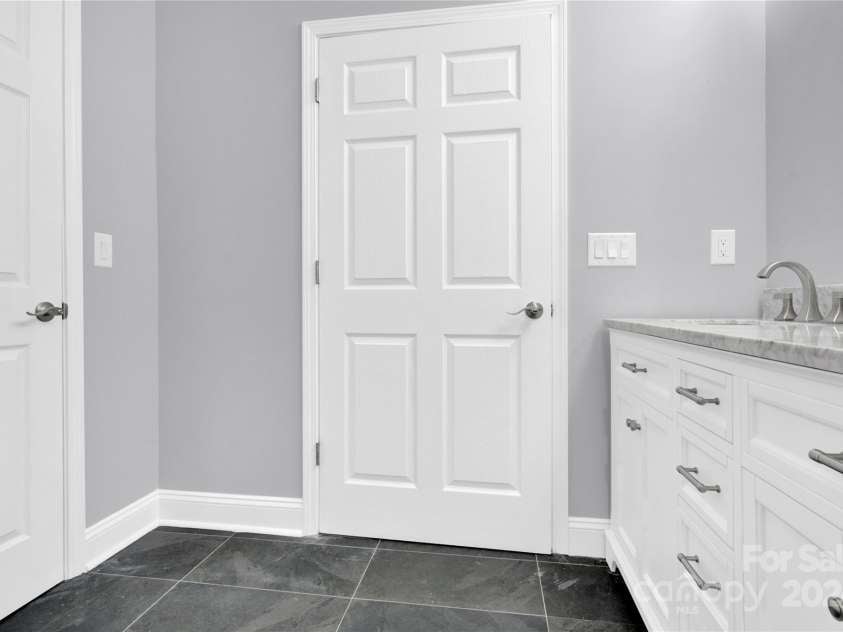 8433 Rittenhouse Circle, Charlotte, NC 28270.  MLS# CAR4151135, YatesRealty ID 114. 