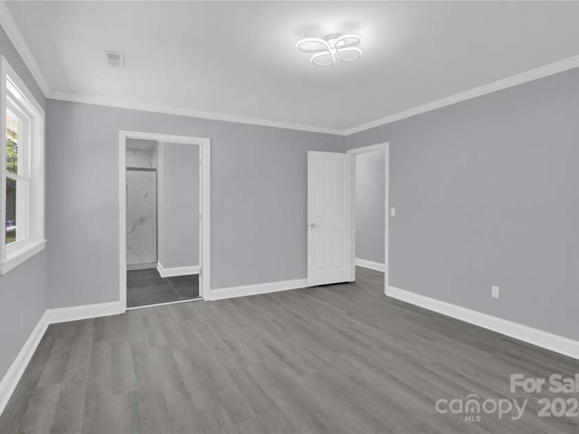 8433 Rittenhouse Circle, Charlotte, NC 28270.  MLS# CAR4151135, YatesRealty ID 114. 
