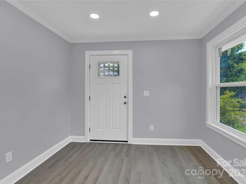 8433 Rittenhouse Circle, Charlotte, NC 28270.  MLS# CAR4151135, YatesRealty ID 114. 