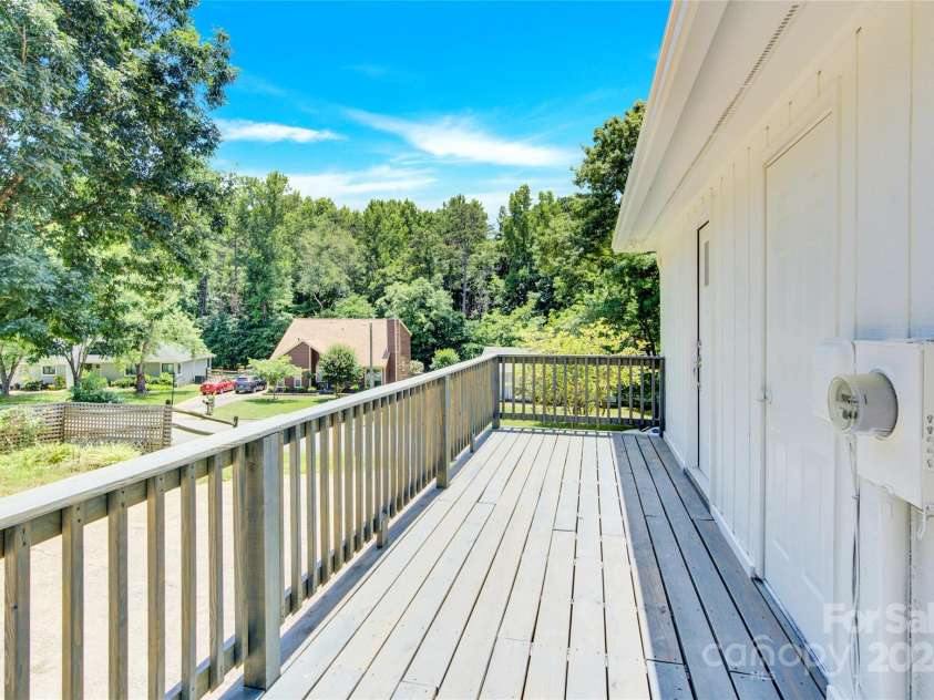 8433 Rittenhouse Circle, Charlotte, NC 28270.  MLS# CAR4151135, YatesRealty ID 114. 