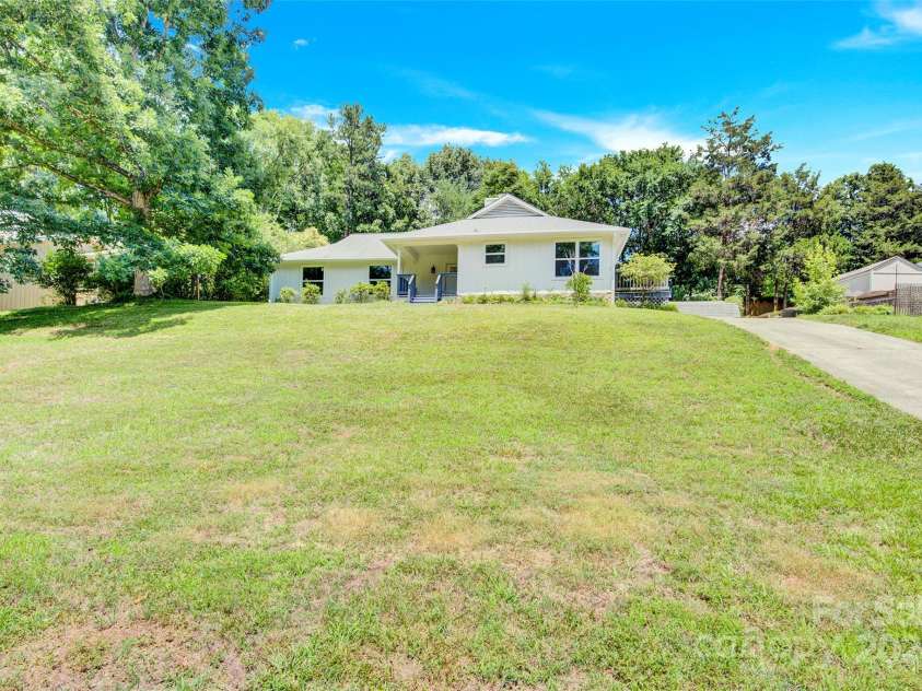 8433 Rittenhouse Circle, Charlotte, NC 28270.  MLS# CAR4151135, YatesRealty ID 114. 