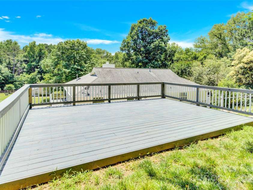 8433 Rittenhouse Circle, Charlotte, NC 28270.  MLS# CAR4151135, YatesRealty ID 114. 