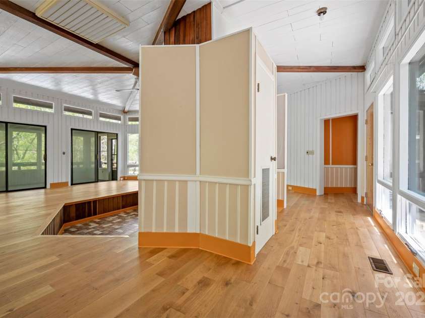 320 Hillswick Road, Tryon, NC 28782.  MLS# CAR4240021, YatesRealty ID 11400. 