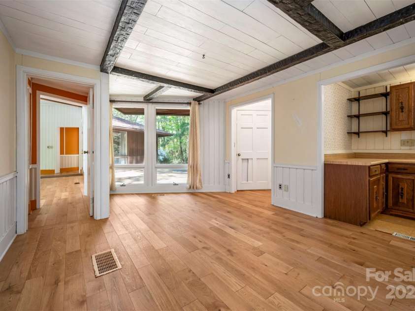 320 Hillswick Road, Tryon, NC 28782.  MLS# CAR4240021, YatesRealty ID 11400. 