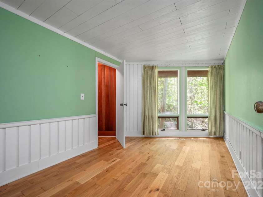 320 Hillswick Road, Tryon, NC 28782.  MLS# CAR4240021, YatesRealty ID 11400. 