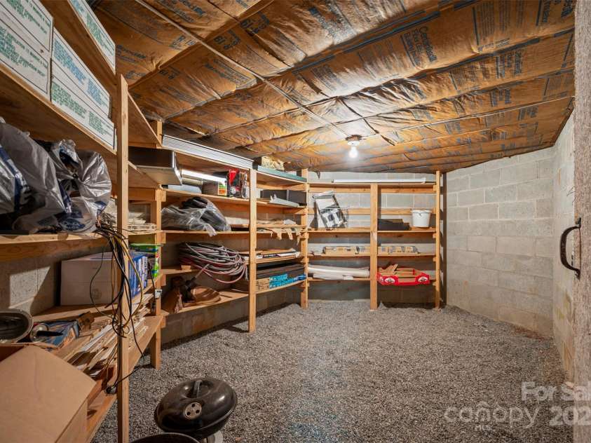 320 Hillswick Road, Tryon, NC 28782.  MLS# CAR4240021, YatesRealty ID 11400. 