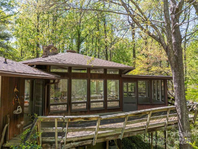 320 Hillswick Road, Tryon, NC 28782.  MLS# CAR4240021, YatesRealty ID 11400. 