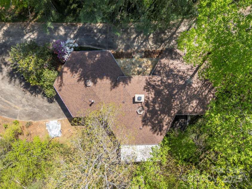 320 Hillswick Road, Tryon, NC 28782.  MLS# CAR4240021, YatesRealty ID 11400. 