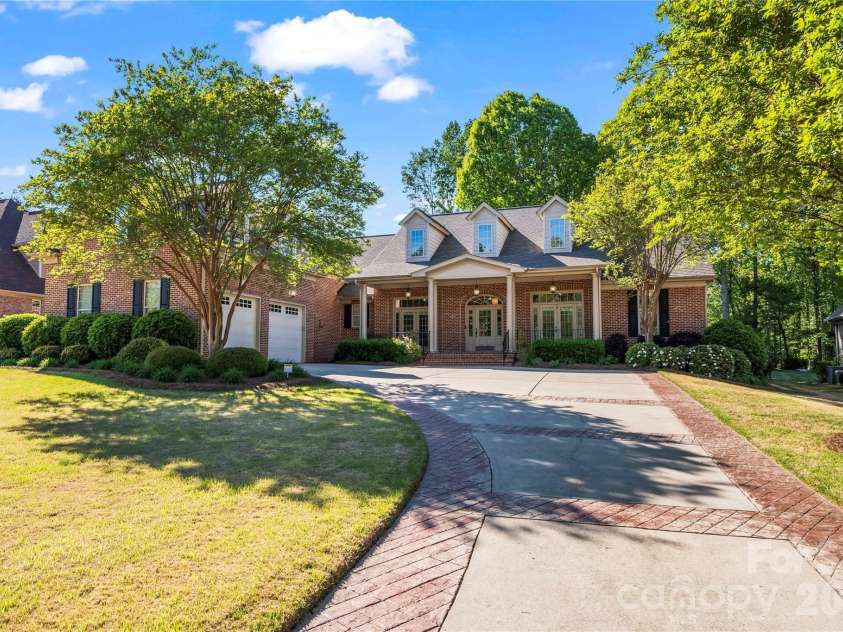 836 Abilene Lane, Fort Mill, SC 29715.  MLS# CAR4316404, YatesRealty ID 11400. 