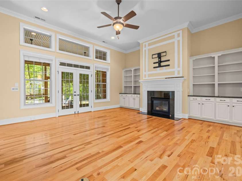 836 Abilene Lane, Fort Mill, SC 29715.  MLS# CAR4316404, YatesRealty ID 11400. 