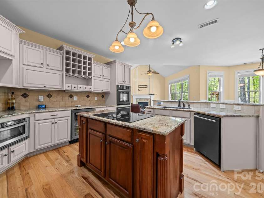 836 Abilene Lane, Fort Mill, SC 29715.  MLS# CAR4316404, YatesRealty ID 11400. 