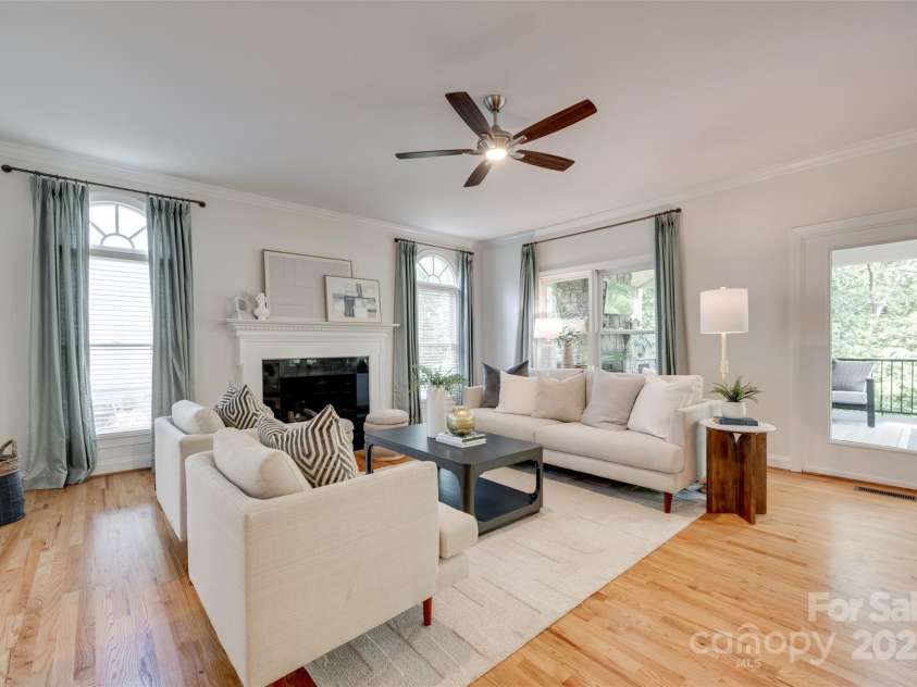 6804 Riesman Lane, Charlotte, NC 28210.  MLS# CAR4241692, YatesRealty ID 11401. 