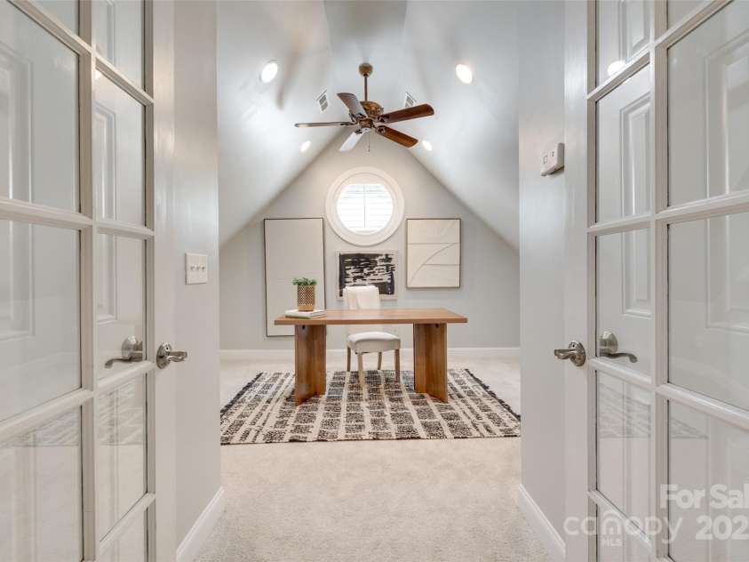 6804 Riesman Lane, Charlotte, NC 28210.  MLS# CAR4241692, YatesRealty ID 11401. 