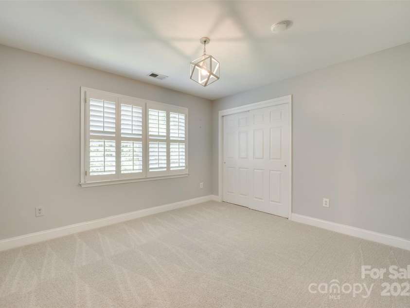 6804 Riesman Lane, Charlotte, NC 28210.  MLS# CAR4241692, YatesRealty ID 11401. 