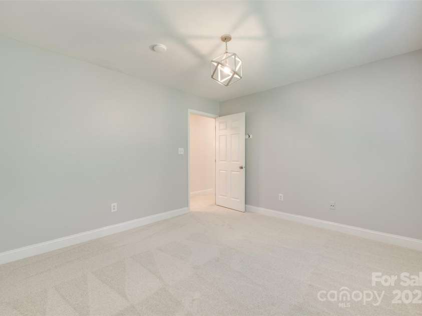 6804 Riesman Lane, Charlotte, NC 28210.  MLS# CAR4241692, YatesRealty ID 11401. 