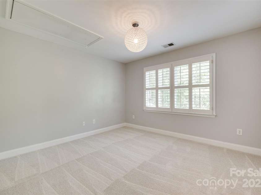 6804 Riesman Lane, Charlotte, NC 28210.  MLS# CAR4241692, YatesRealty ID 11401. 