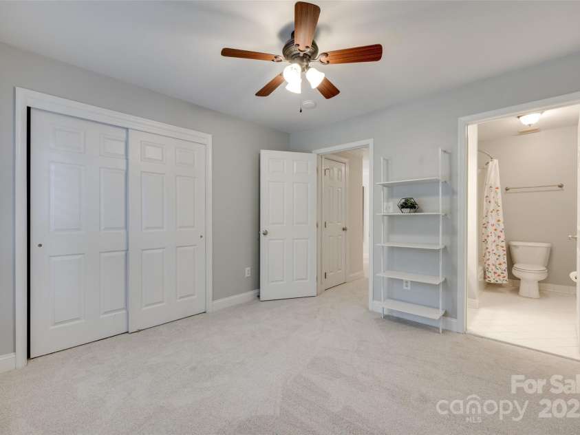 6804 Riesman Lane, Charlotte, NC 28210.  MLS# CAR4241692, YatesRealty ID 11401. 
