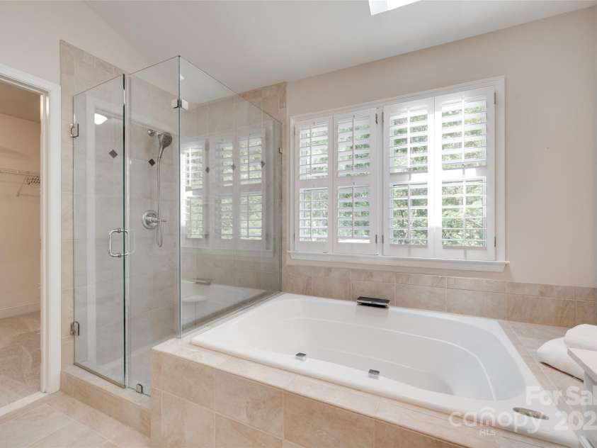 6804 Riesman Lane, Charlotte, NC 28210.  MLS# CAR4241692, YatesRealty ID 11401. 