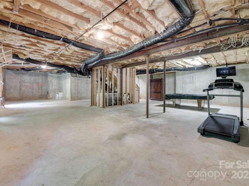 6804 Riesman Lane, Charlotte, NC 28210.  MLS# CAR4241692, YatesRealty ID 11401. 