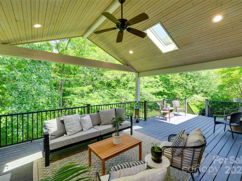 6804 Riesman Lane, Charlotte, NC 28210.  MLS# CAR4241692, YatesRealty ID 11401. 