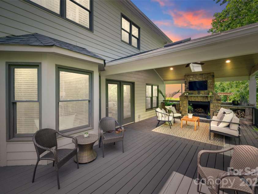 6804 Riesman Lane, Charlotte, NC 28210.  MLS# CAR4241692, YatesRealty ID 11401. 