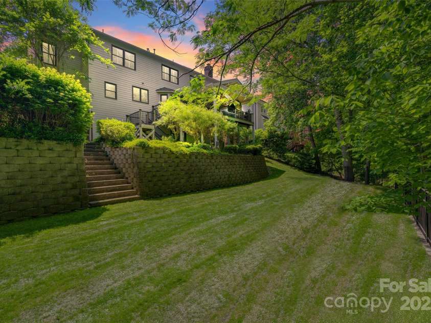 6804 Riesman Lane, Charlotte, NC 28210.  MLS# CAR4241692, YatesRealty ID 11401. 