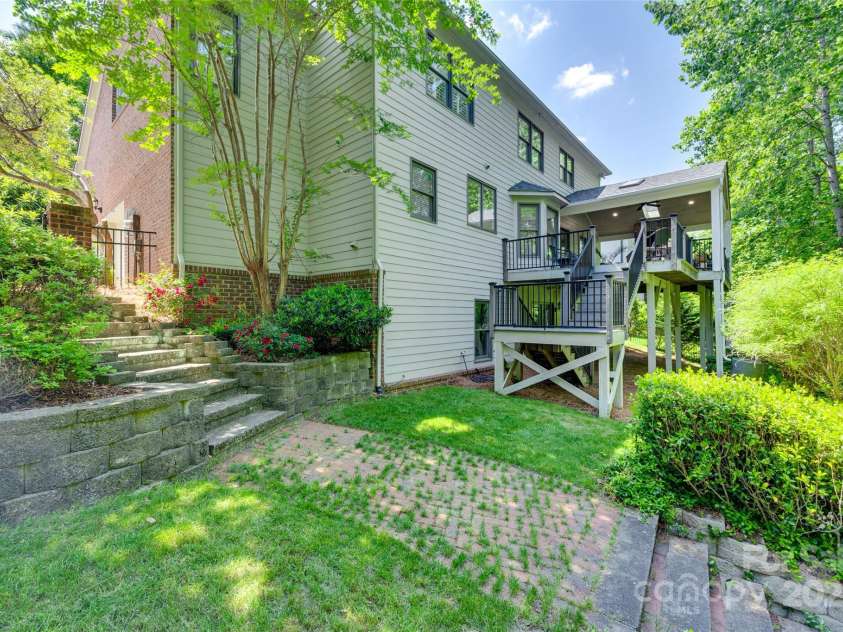 6804 Riesman Lane, Charlotte, NC 28210.  MLS# CAR4241692, YatesRealty ID 11401. 