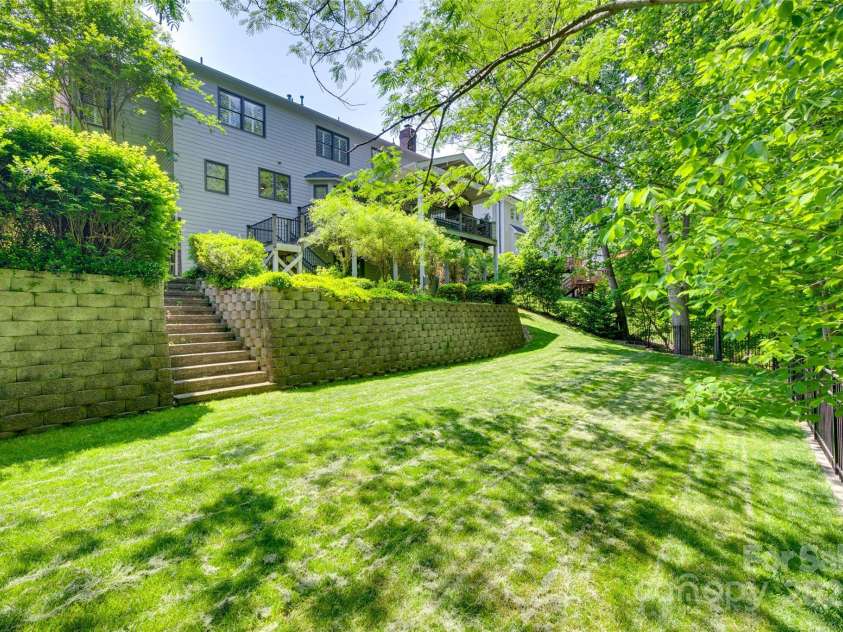 6804 Riesman Lane, Charlotte, NC 28210.  MLS# CAR4241692, YatesRealty ID 11401. 