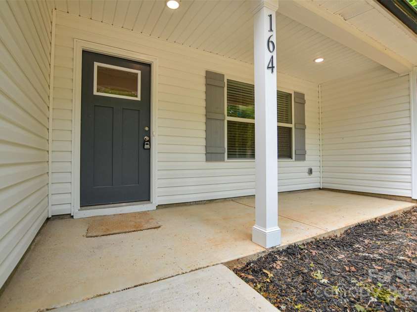 164 Hillndale Lane, Statesville, NC 28677.  MLS# CAR4248533, YatesRealty ID 11402. 