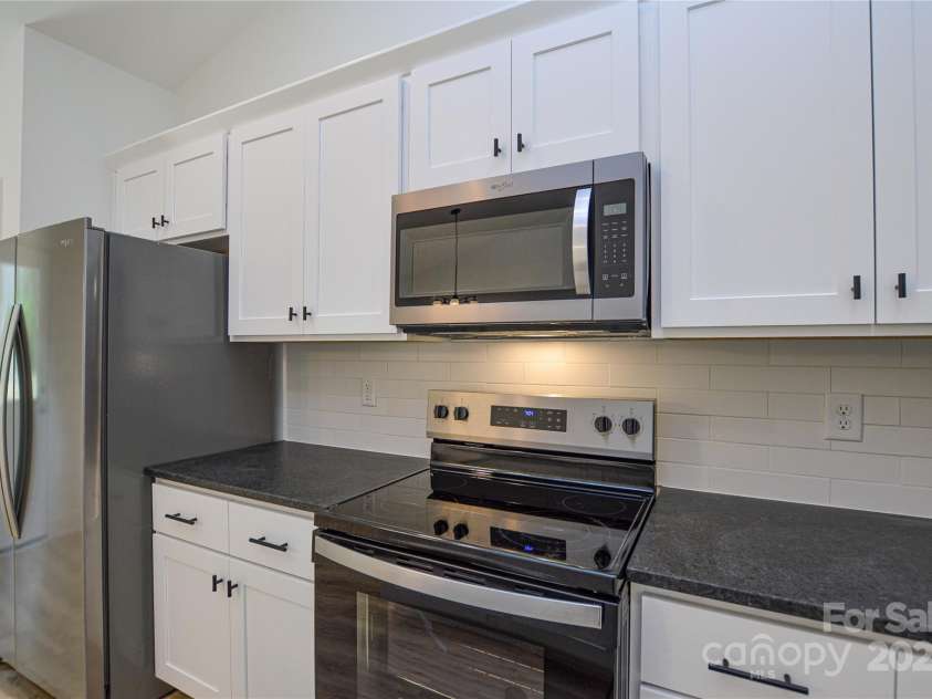 164 Hillndale Lane, Statesville, NC 28677.  MLS# CAR4248533, YatesRealty ID 11402. 