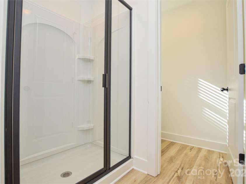 164 Hillndale Lane, Statesville, NC 28677.  MLS# CAR4248533, YatesRealty ID 11402. Primary Bath