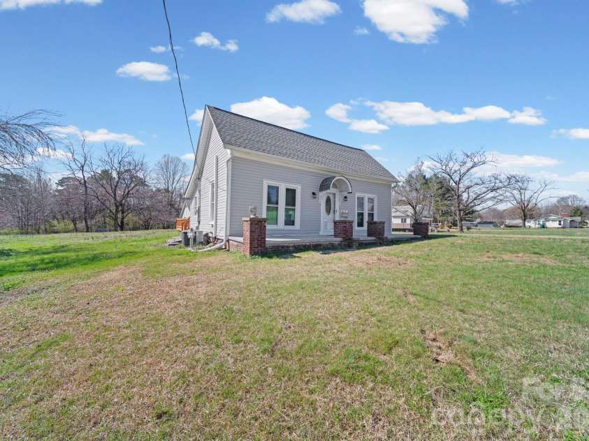 1833 Mountain Creek Road, Albemarle, NC 28001.  MLS# CAR4354689, YatesRealty ID 11402. 