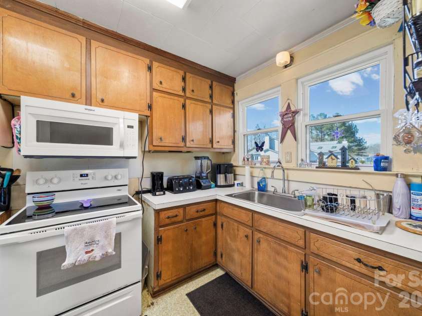 1833 Mountain Creek Road, Albemarle, NC 28001.  MLS# CAR4354689, YatesRealty ID 11402. 