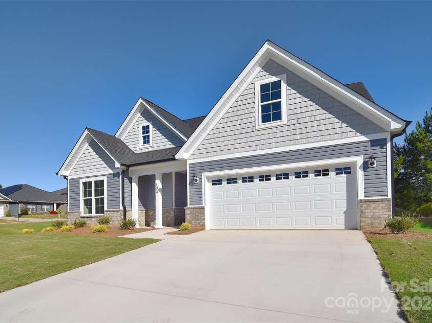 103 Bunker Hill Lane, Statesville, NC 28677.  MLS# CAR4194629, YatesRealty ID 11403. 