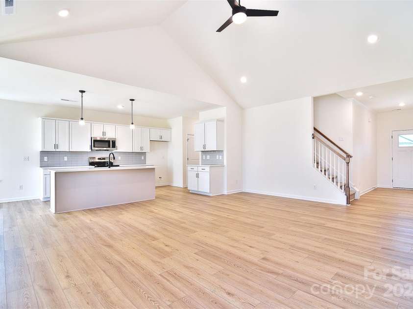 103 Bunker Hill Lane, Statesville, NC 28677.  MLS# CAR4194629, YatesRealty ID 11403. 